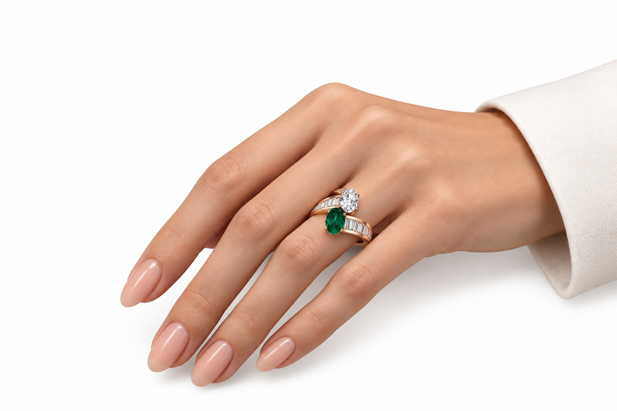 The Verdant Étreinte Diamond Ring